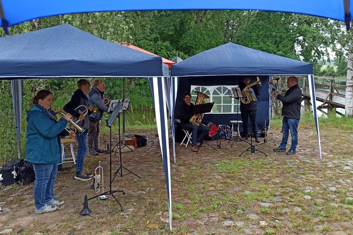 Foto: Spass an Brass spielte am 20. Juni 2020 in Liepen.